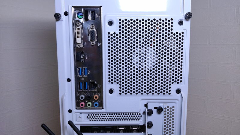 デスクトップパソコン 掃除 USBなどのポート類の掃除 2