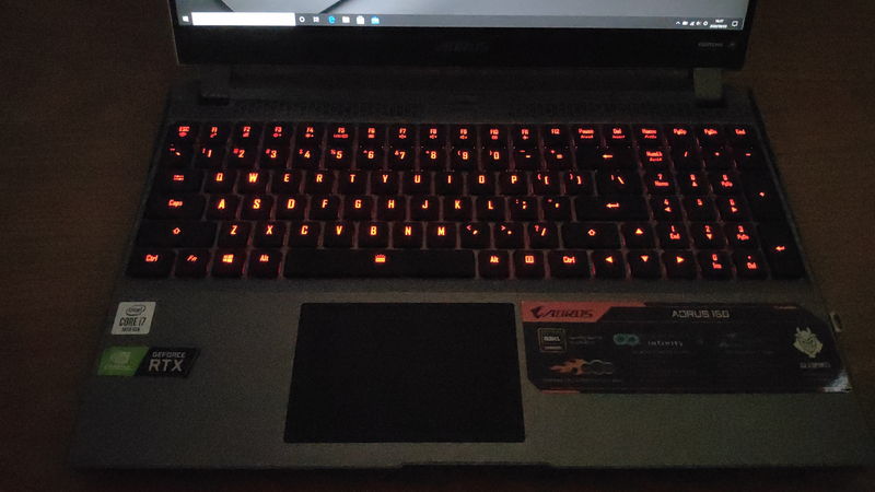 GIGABYTE AORUS 15GのキーボードのRGB LED2