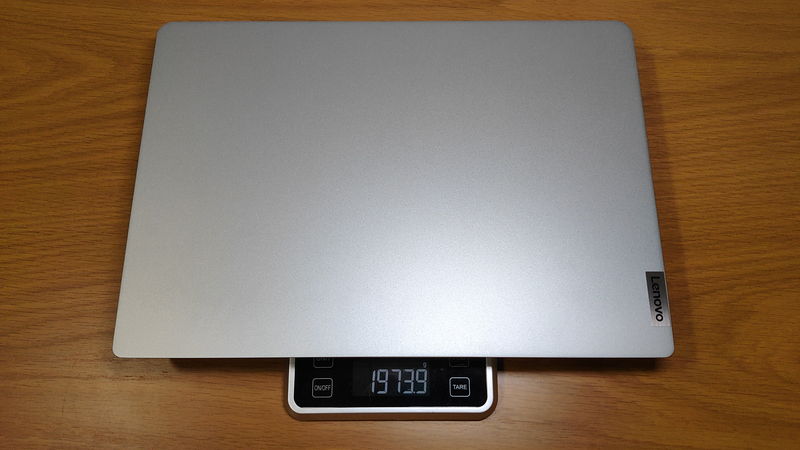 Lenovo IdeaPad Slim 560 Proの本体の重量