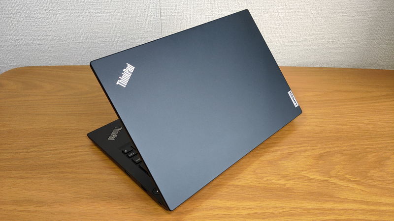 ThinkPad E14 Gen 3 AMDの背面