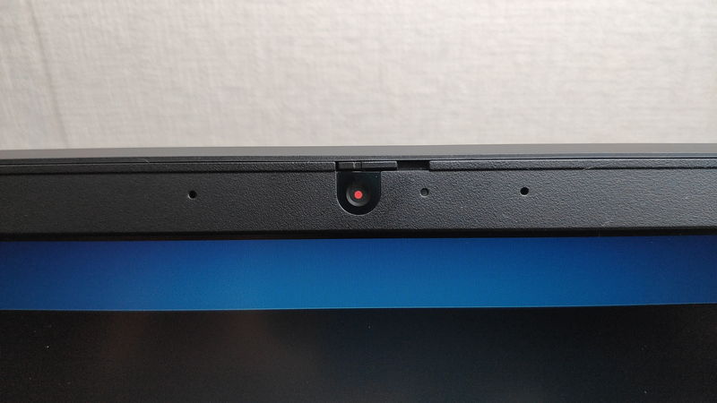 ThinkPad E14 Gen 3 AMDのフロントカメラのプライバシーシャッター