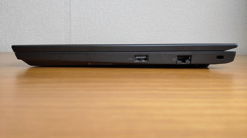 ThinkPad E14 Gen 3 AMDのインターフェースの右側